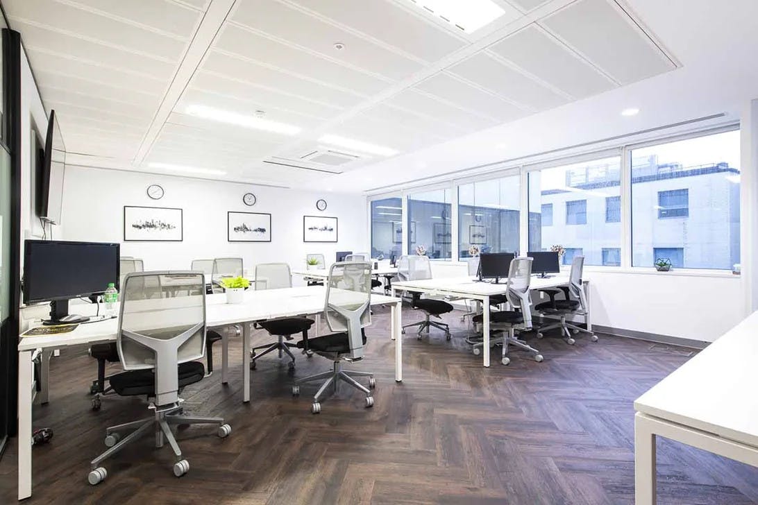 London Bridge – 69 Person Office – St Thomas Street 